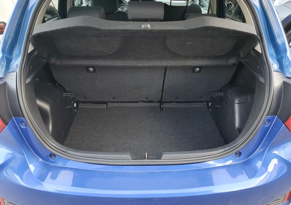 Toyota Yaris cena 49900 przebieg: 82103, rok produkcji 2017 z Warszawa małe 529